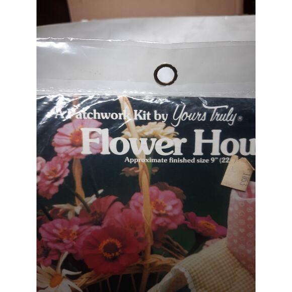 Vintage Patchwork Kit by Yours Truly Pink Flower House 9" - Picture 3 of 6